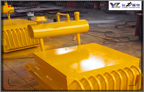 油冷電磁除鐵器，河北自卸油冷式電磁除鐵器_RCDF廠家供應(yīng)構(gòu)造電氣工作原理_河北自卸油冷式電磁除鐵器RCDF廠家供應(yīng)加多少號油_選型 