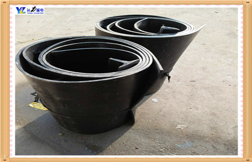 除鐵器皮帶，廣西除鐵器皮帶安裝方式怎么更換如何修復(fù)_廣西除鐵器皮帶安裝方式型號怎么更換及如何調(diào)_刮板價格 